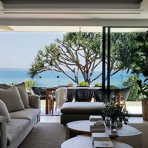 https://noosa-court-4.hotelssunshinecoast.net